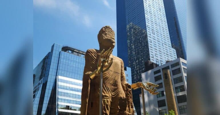 A sculpture inspired by the Bamiyan Buddha has been displayed in New York.