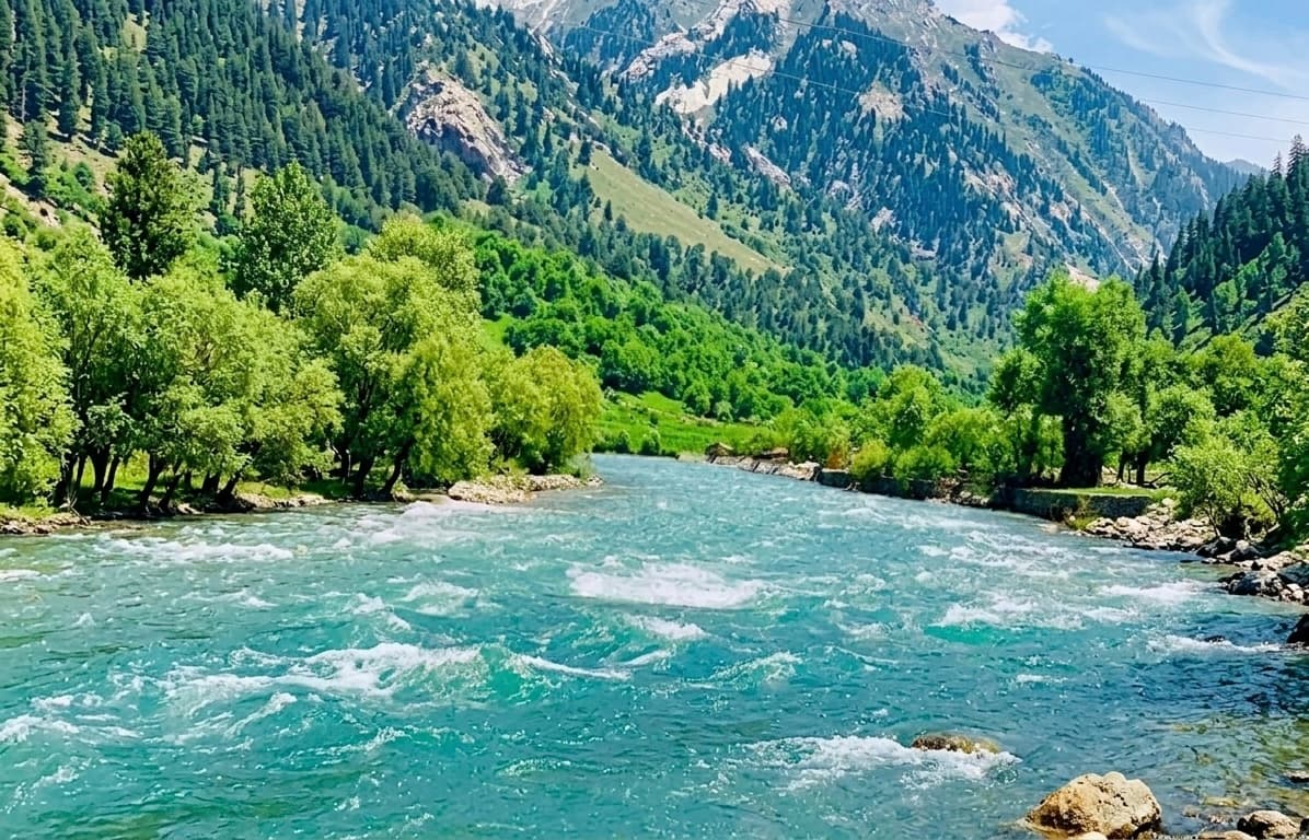 Drowning of the wife of a Taliban member in the river of Kunar province.