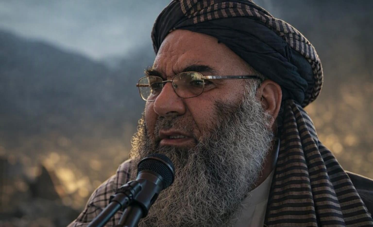 بدخشان کې د طالبانو والي د دې ډلې له وسله والو مخالفینو څخه د جګړې د درولو غوښتنه وکړه.