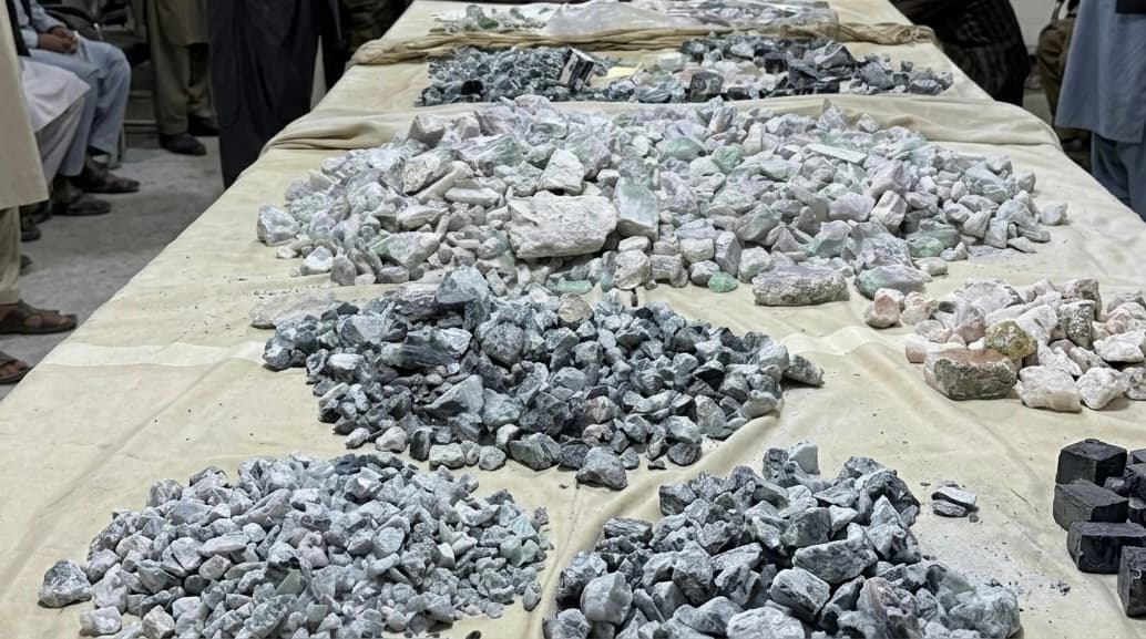 Alternative headline style: The Taliban Sell Over 1,500 Kilograms of Tourmaline from Kunar.