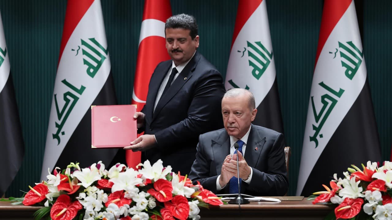 Türkiye and Iraq extend oil export agreement for one more year.