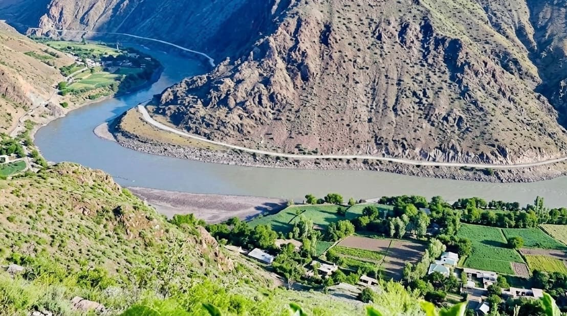 Taliban Bombard positions of Jumakhon Fateh in Nusay, Badakhshan.