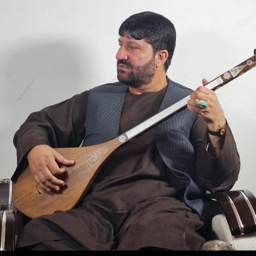 Feroz Kunduzi released from detention in Kabul on the condition of abandoning his musical activities.