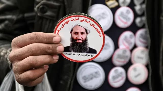 رهبر گروه طالبان در پيام عيدى، خواستار روابط با جهان بر پايه «اصول شريعت» شد.