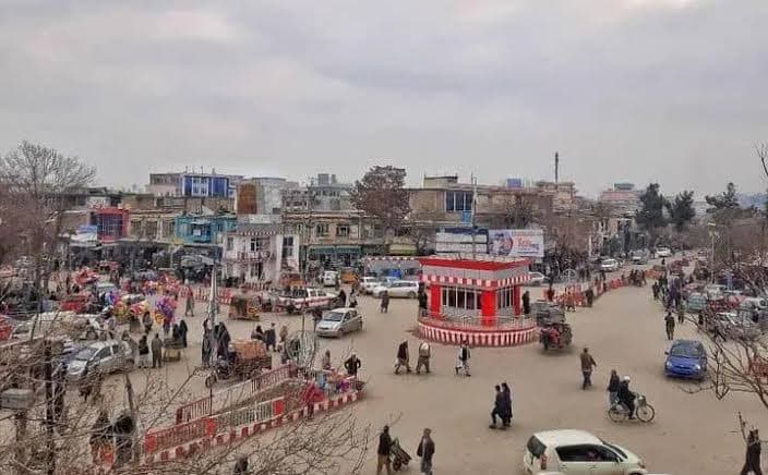 Armed robbers stole cash and gold from a house in Kunduz.
