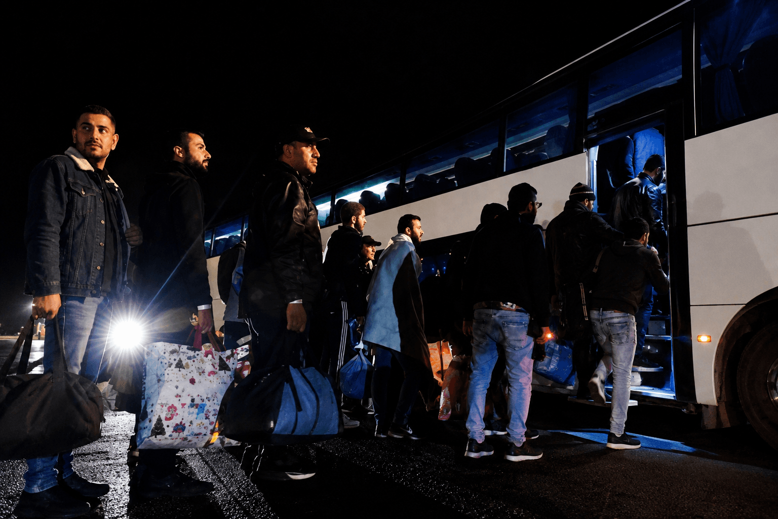 European countries agree to establish migrant return centers outside the European Union.