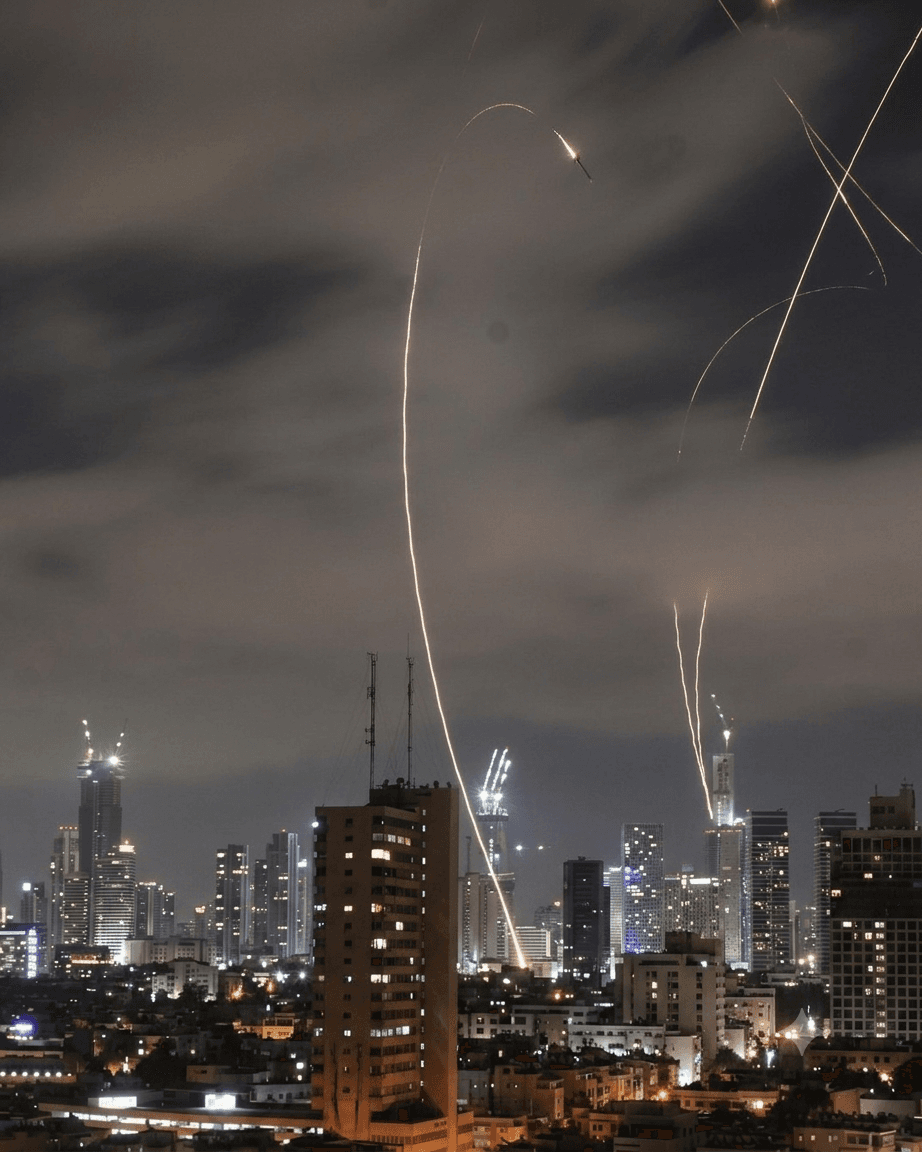 Irana launches new missile strikes on Israel.