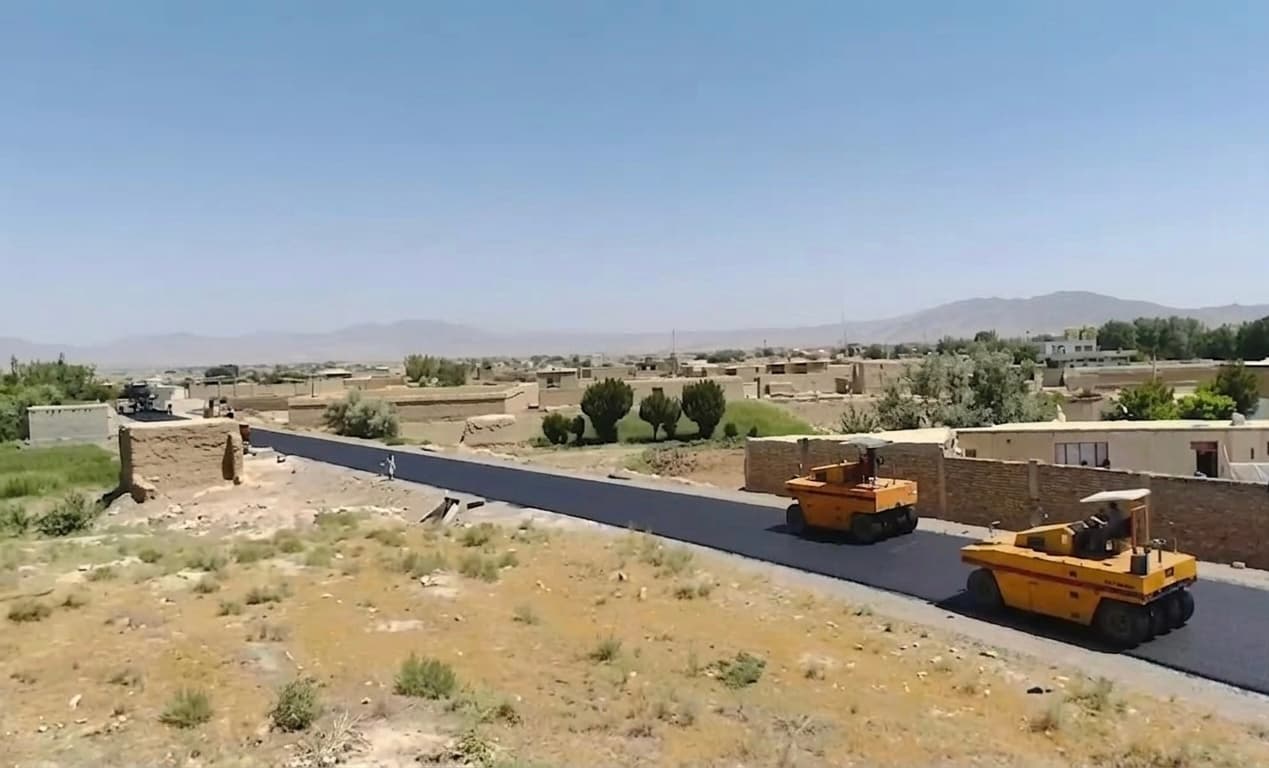 پيشرفت ٧١ درصدى كار ساخت لين دوم سرک ميدان وردک-لوگر.