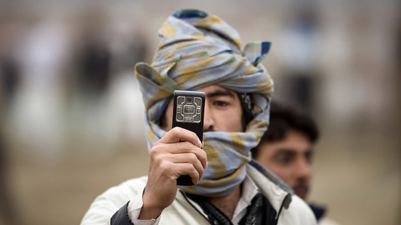 Taliban: All individuals who receive salaries from the Emirate are no longer permitted to use mobile phones.