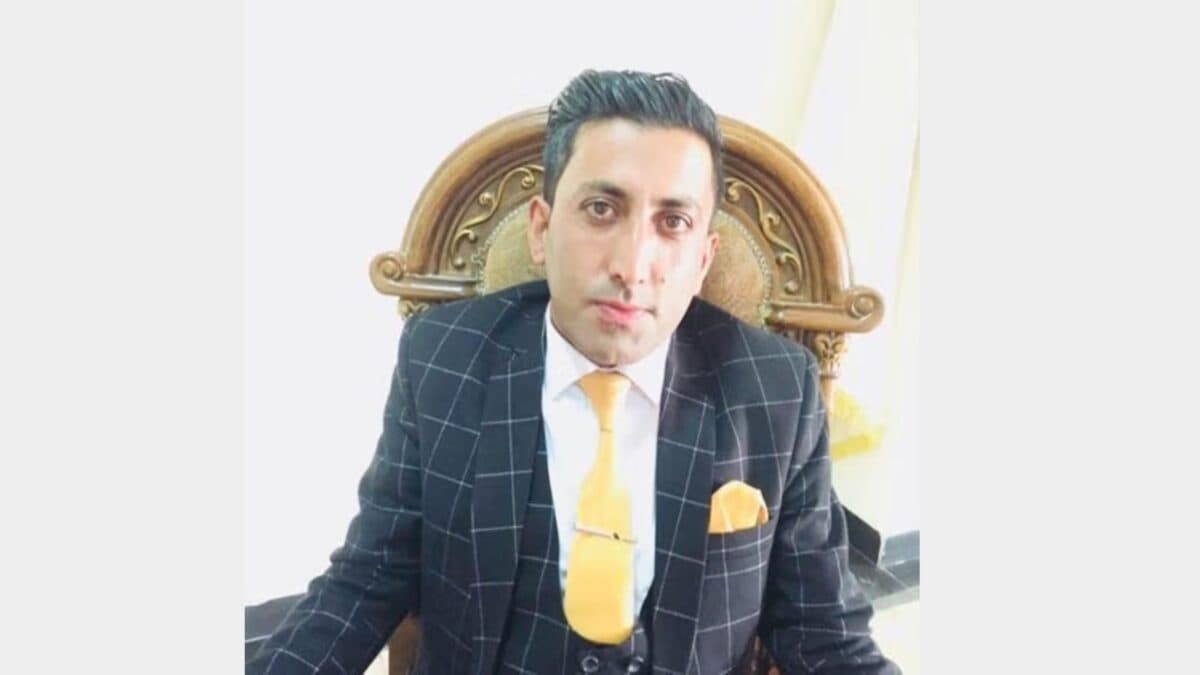 Reports indicate that Javid Niazi was tried without the presence of his family or independent observers.