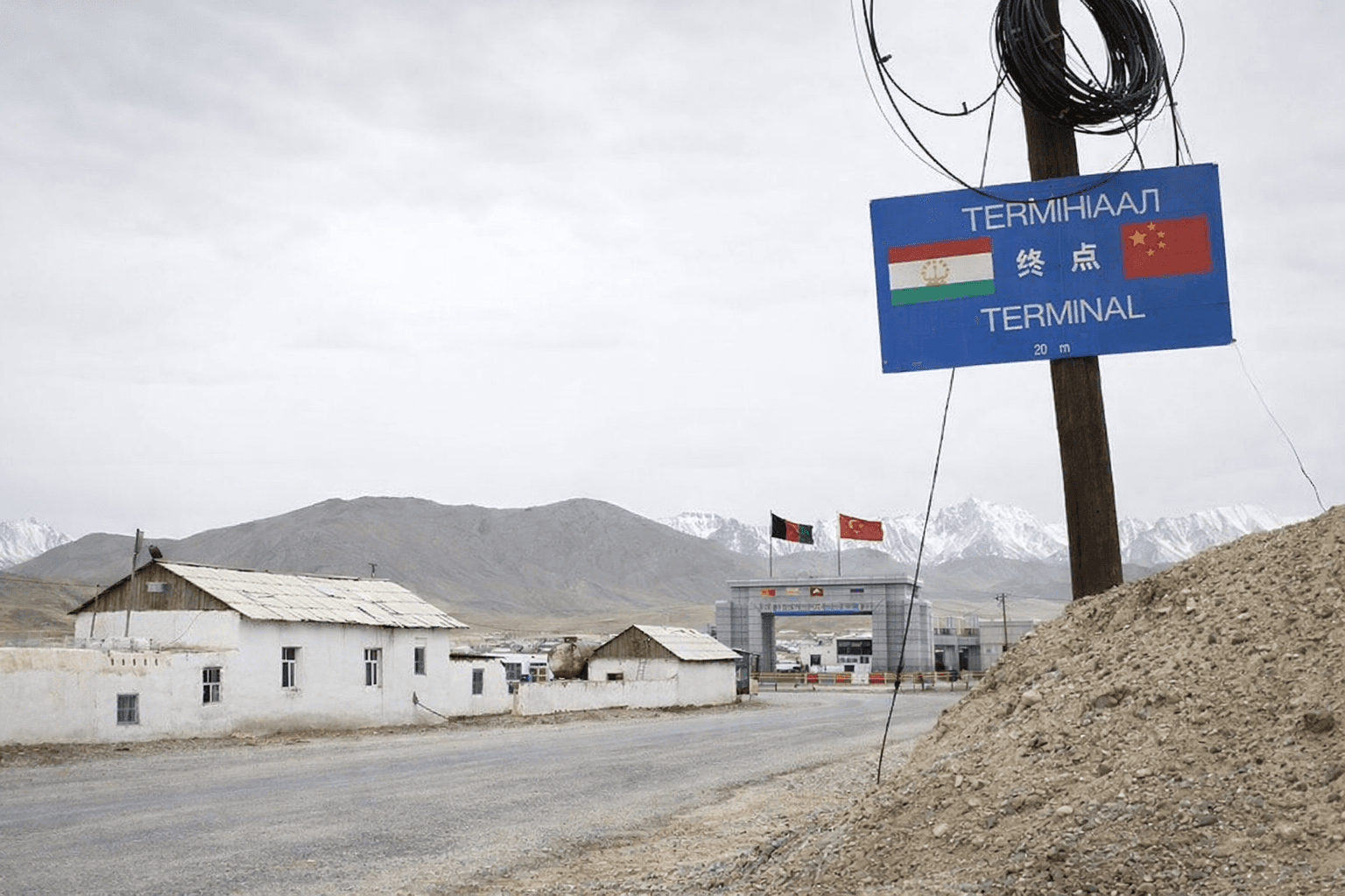 China has resumed the construction of a major road in Tajikistan near the Afghanistan border.