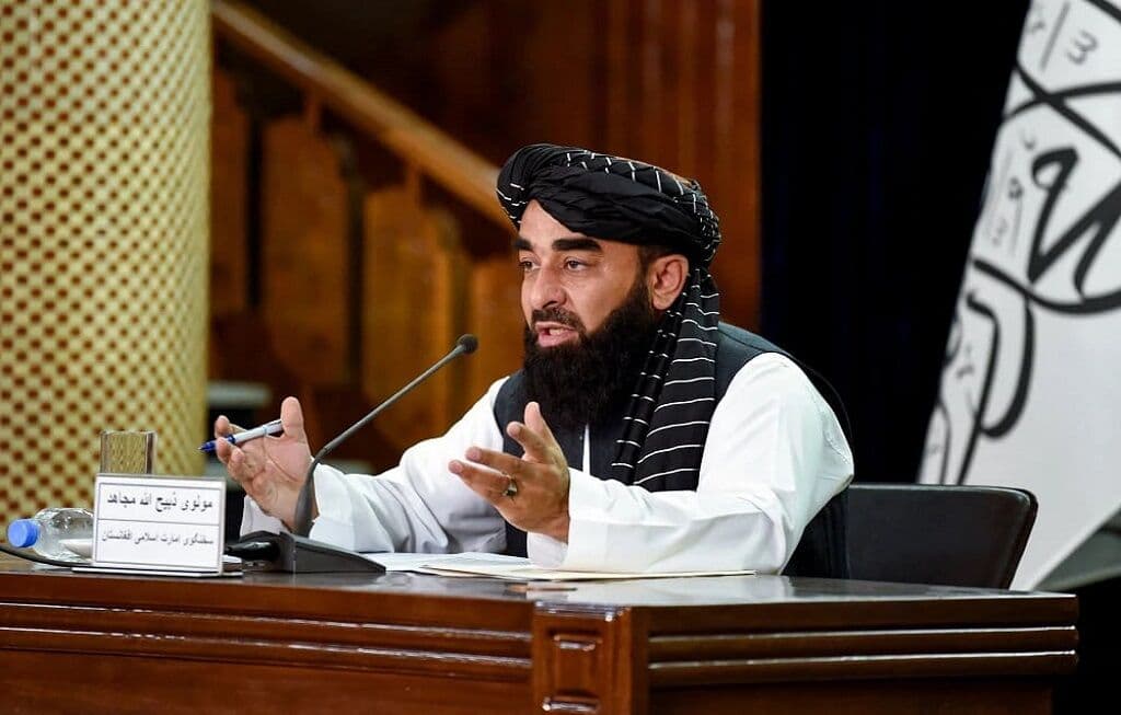 مجاهد: حقوق زنان در افغانستان تأمین است؛ اعلامیه اسلام‌آباد را نمی‌پذیریم.