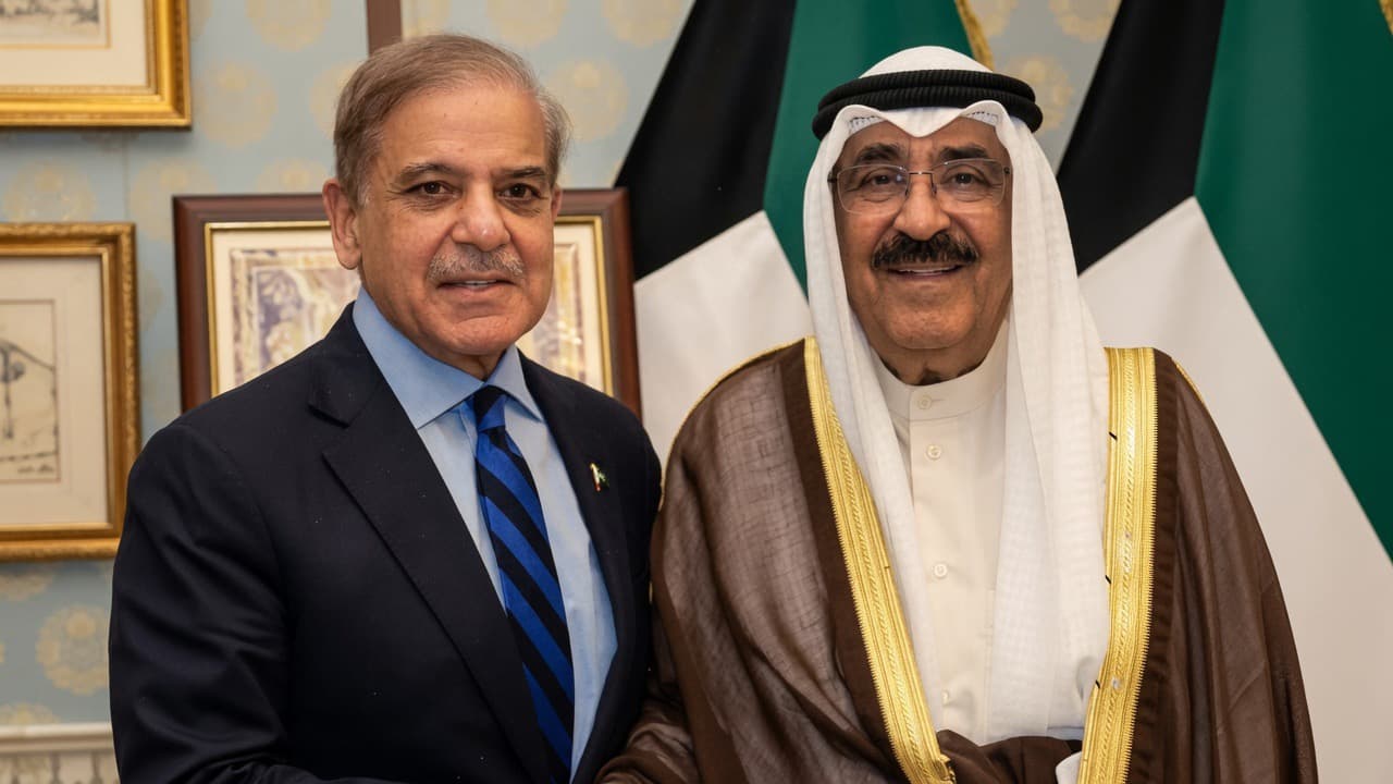 Kuwait and Pakistan have signed a new defense and intelligence cooperation agreement.