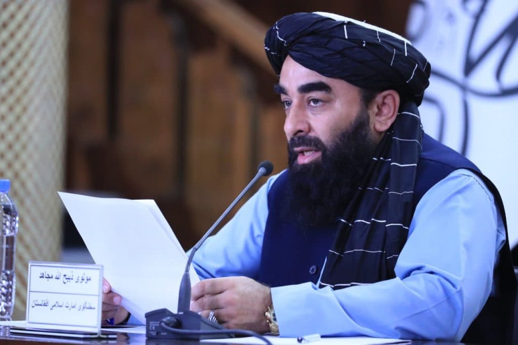 مجاهد: کشور با فداکاری و قربانی مجاهدین آزاد شده است؛ برای دفاع از آن آمادهٔ هرگونه فداکاری هستیم.