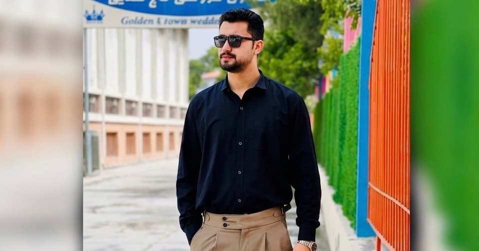 د مزارشریف په یوه سوداګریز مرکز کې یو ځوان د ډزو هدف وګرځېد.
