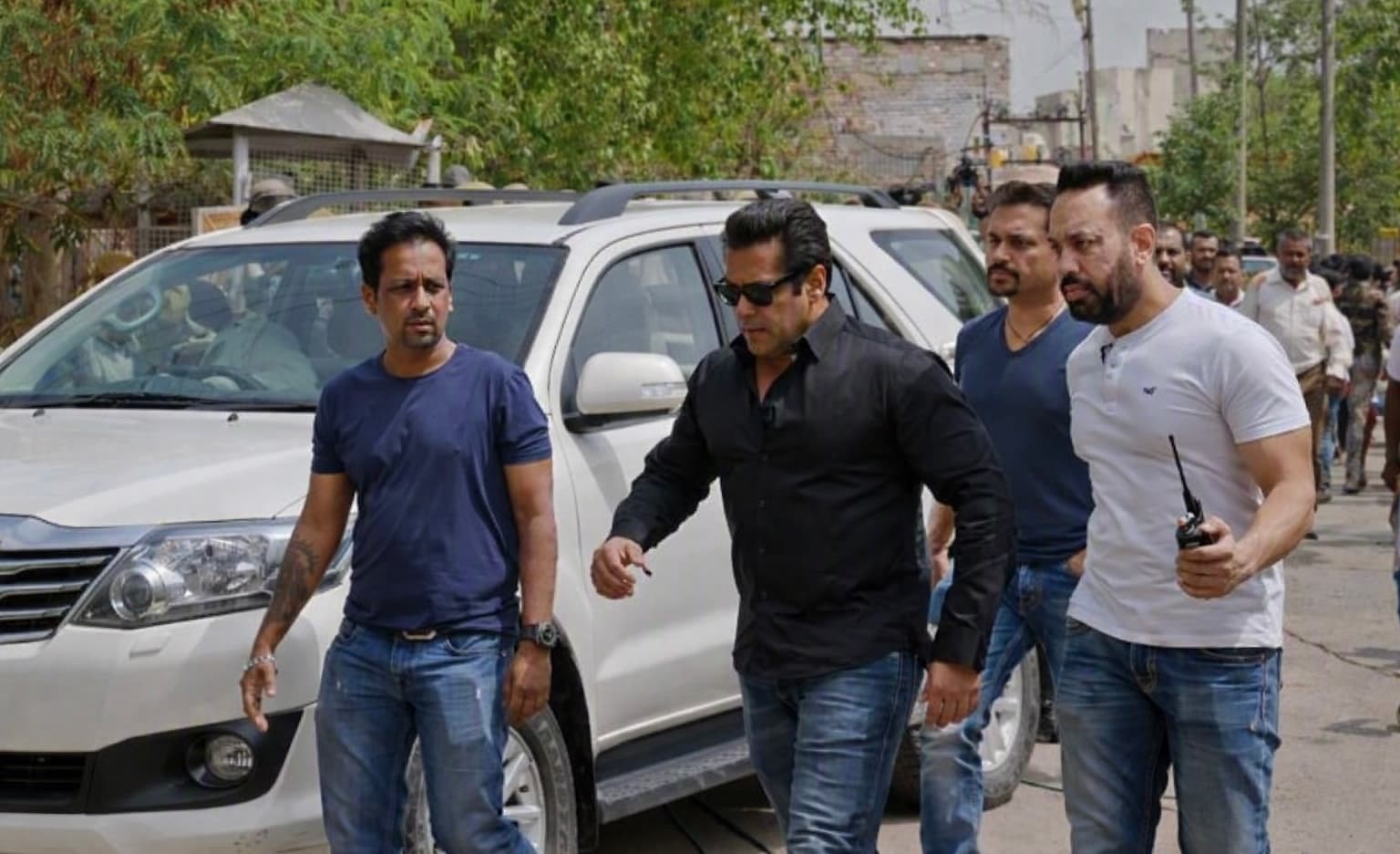Salman Khan and his sister have been summoned to court in connection with an alleged fraud case.
