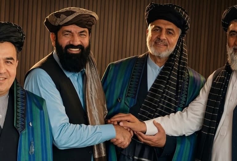 په کابل کې د ایران سفیر د سرای شهزاده له مالي راکړې ورکړې مرکز څخه لیدنه وکړه.