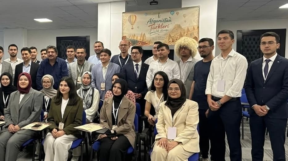 بررسى راهكارهاى علمى و عملى براى آينده تركمن هاى افغانستان در تركيه.