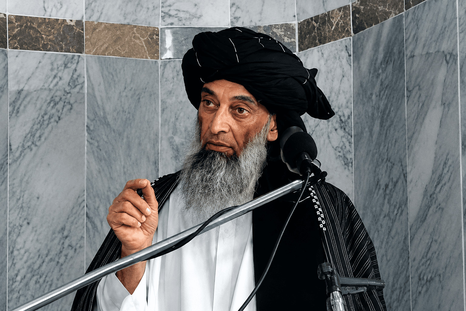 سرچینې: یحیی عنابي منبر ته له ختلو او د جمعې په لمانځه کې له تبلیغ کولو منع شوی دی.