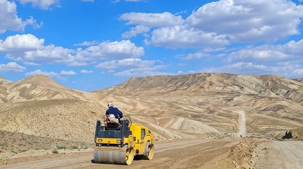 آغاز برنامه ترميم شاهراه ها، پلها و جاده ها در ٣۴ ولايت كشور.