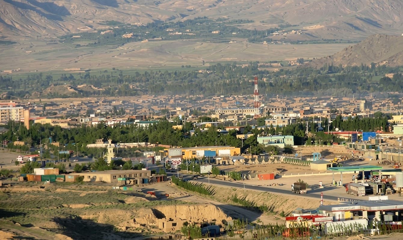 طالبانو په میدان وردګ کې د یوې ښځې او دوو نارینه‌وو د درو وهلو لپاره عامه بلنه ورکړې ده.