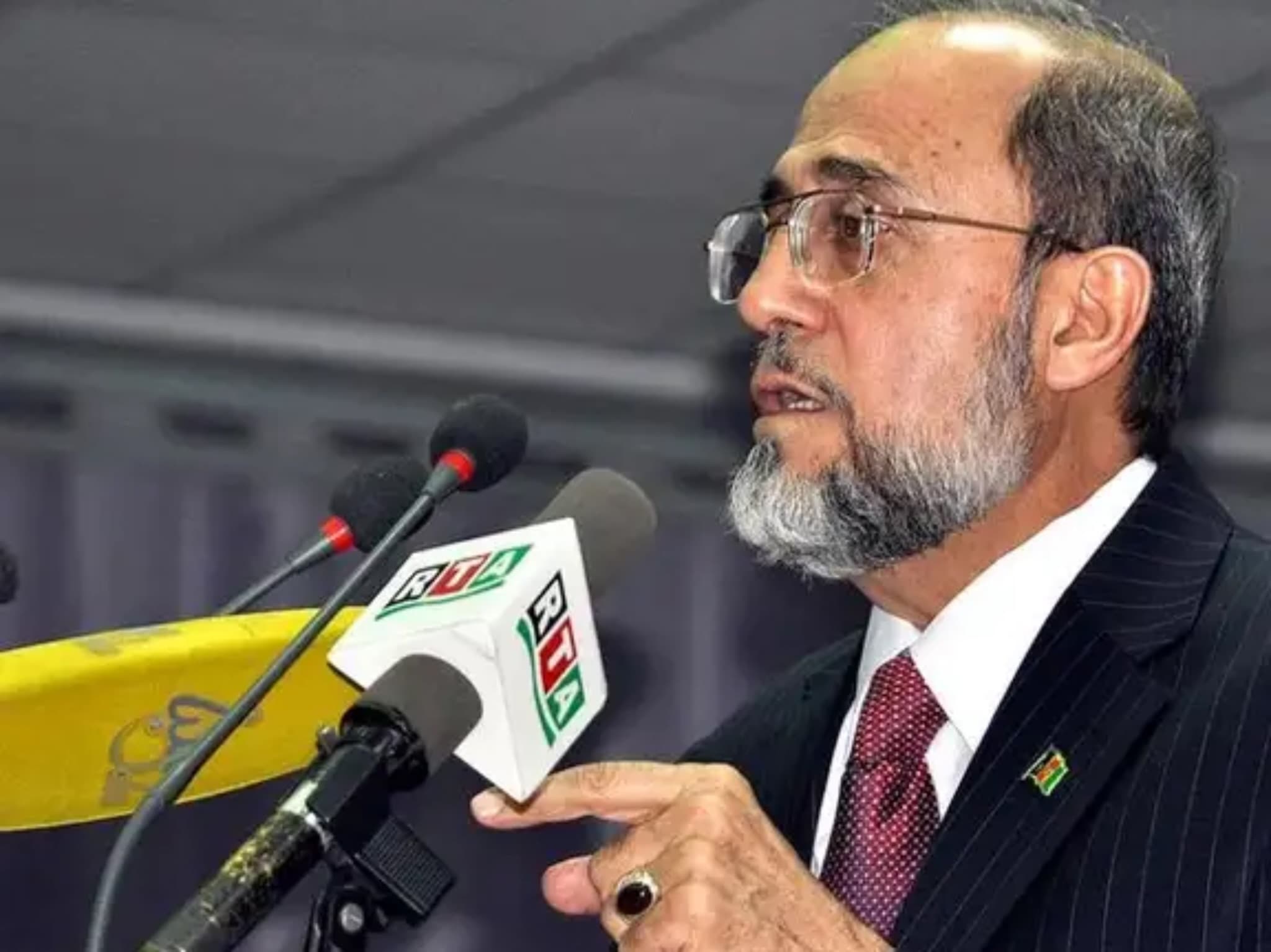 ذبیح‌الله مجددي: افغانستان په انزوا کې دی؛ د بحران د حل لپاره طالبانو ته د مشورې ورکولو ته چمتو یو.
