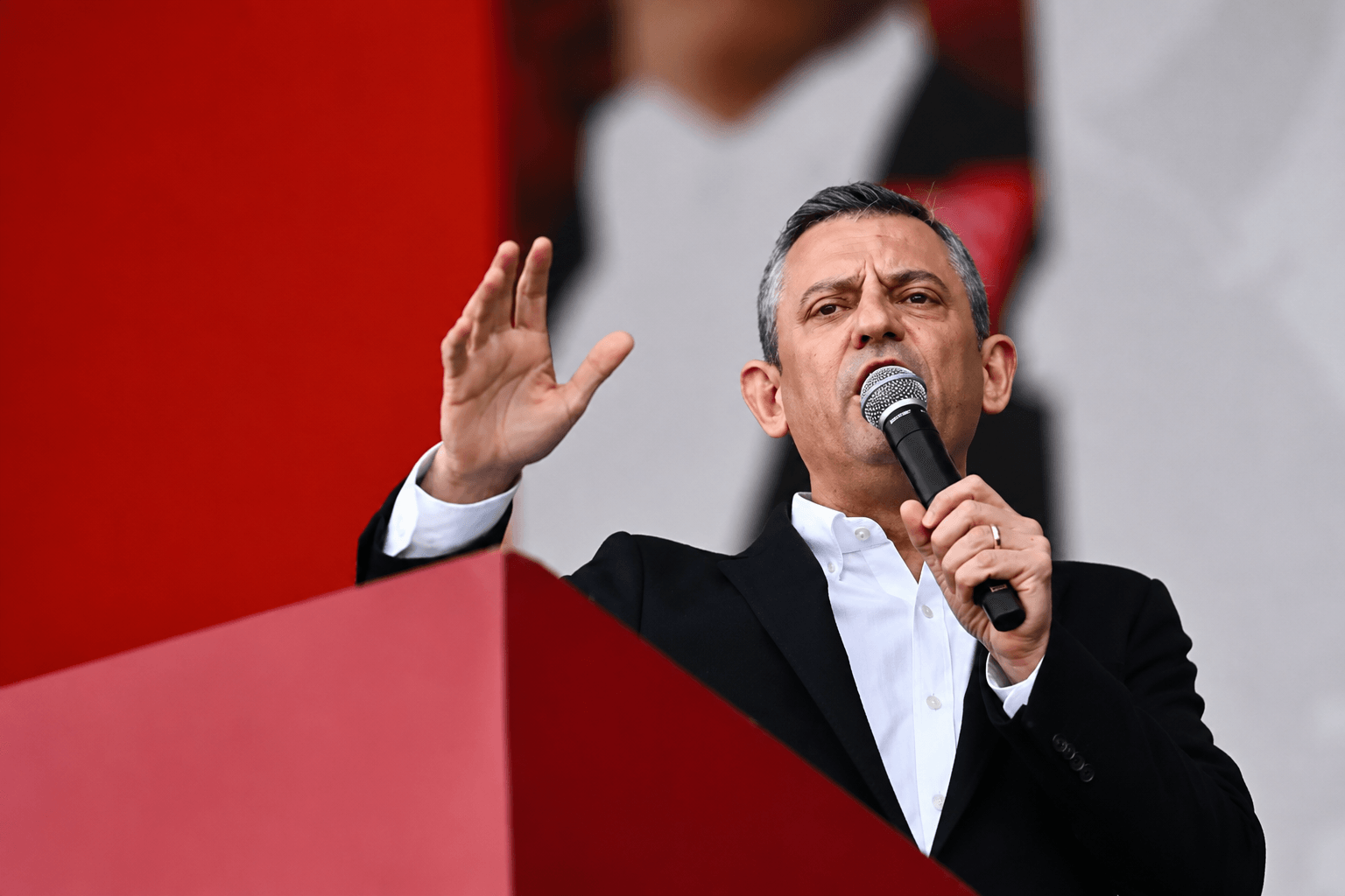 Turkish police raid the headquarters of Erdoğan’s largest opposition party.