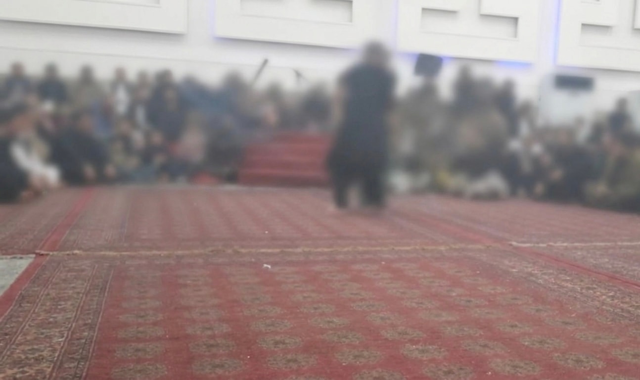ډېلي مېل: د «بچهبازۍ»تر نامه لاندې د ماشومانو ناوړه ګټه اخیستنه لا هم په افغانستان کې دوام لري.