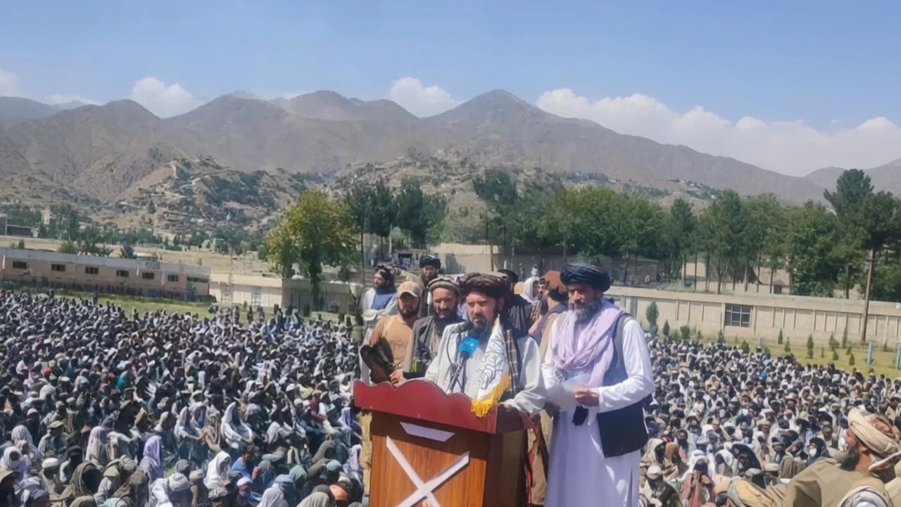 Distribution of cash and promises of a share in mining revenues to maintain the loyalty of commanders in Badakhshan.