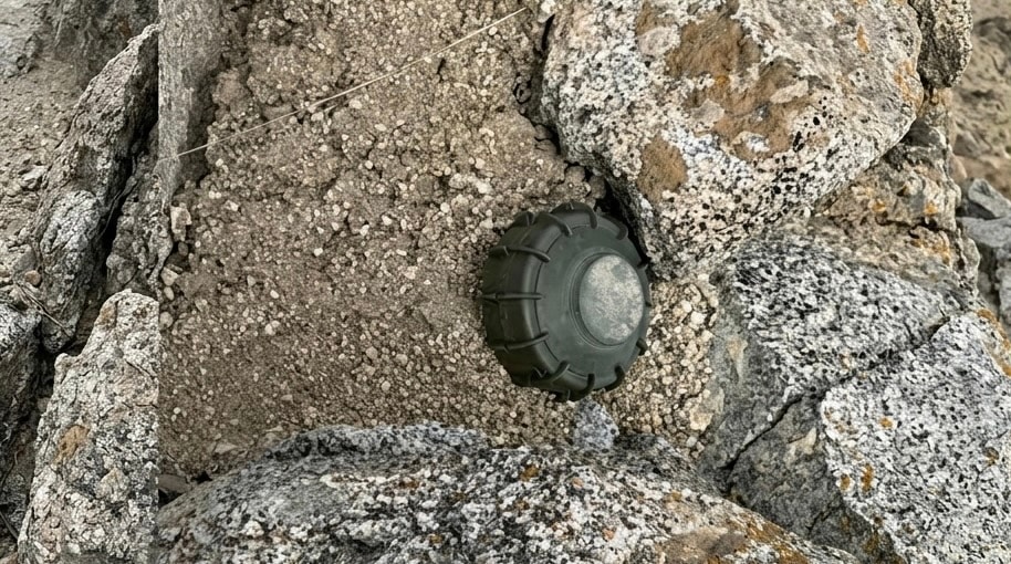 Local Sources: Taliban lay Mines along access routes to their checkpoints in Zibak.