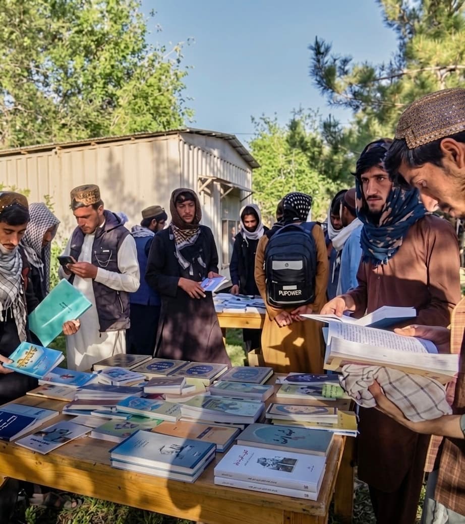طالبان نمایشگاه یکروزه کتابها را در پکتیکا افتتاح کردند.