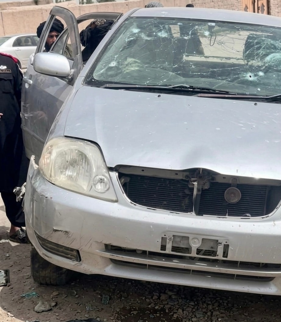 During a robbery at an exchange office, three armed robbers were killed in Helmand.