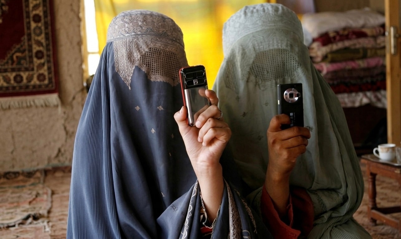 Local sources: The Taliban have stopped the sale of SIM cards to women in Bamyan Province.