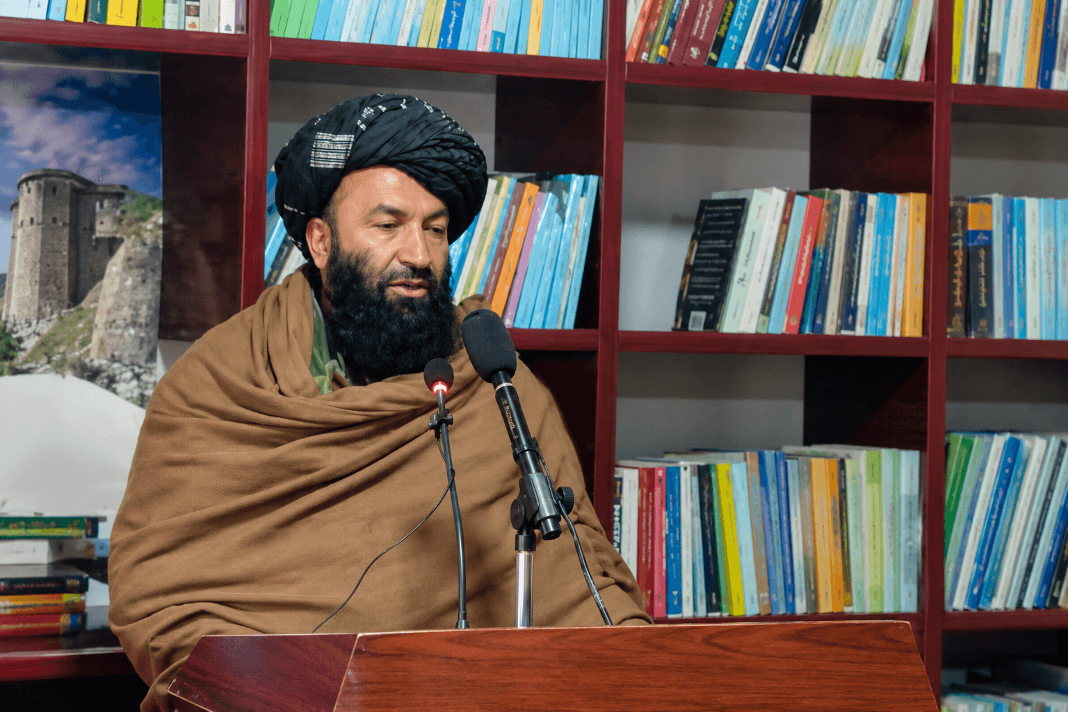 د وکالت په ازموینه کې د فساد په تور د طالبانو د عدلیې وزارت یو چارواکی له دندې ګوښه شوی.
