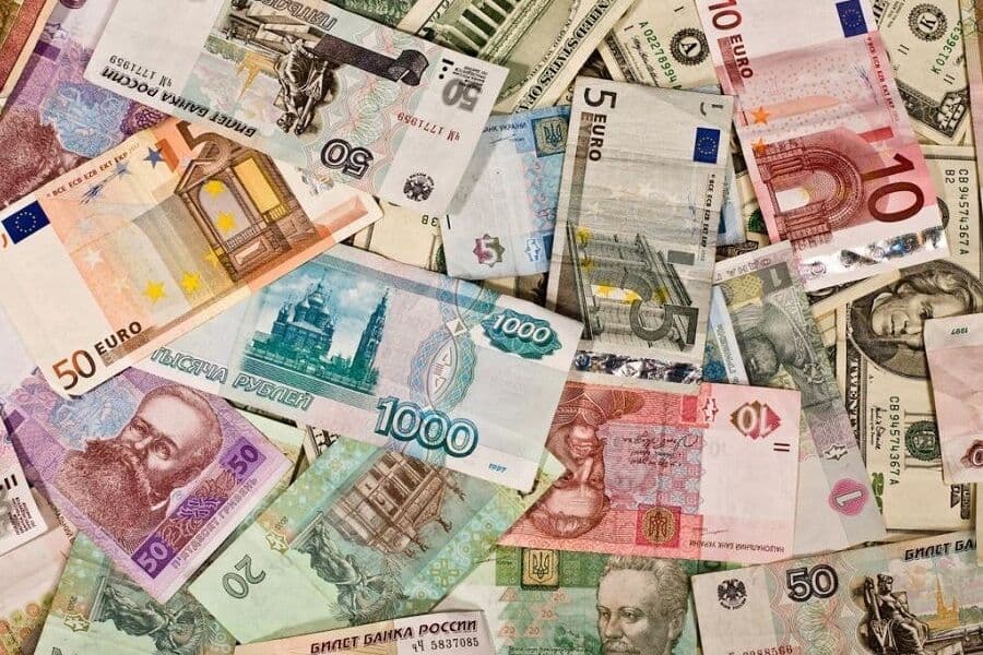 The Central Bank of Afghanistan has announced a ban on the import of regional currencies into the country.