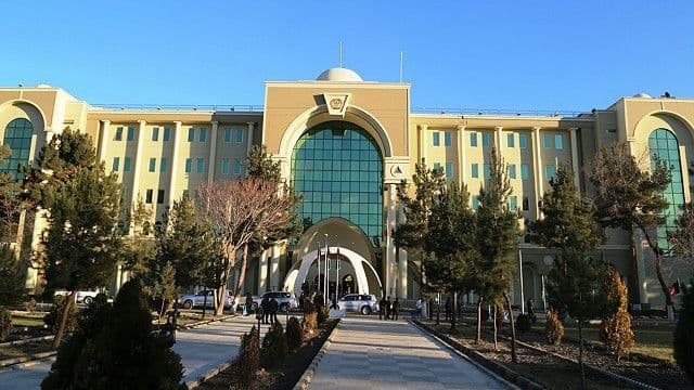وزارت دفاع طالبان از حملات هوایی بر مراکز داعش در دو ایالت پاکستان خبر داده است.