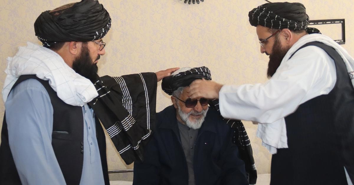 استقبال طالبان از بازگشت حبيب اللّه رفيع پژوهشگر و نويسنده شناخته شده افغان.