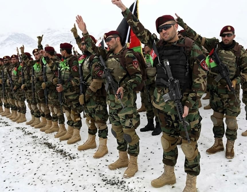 طالبانو په كندهار کې د پخوانيو پوځیانو پر كورونو چاپې وهلي.