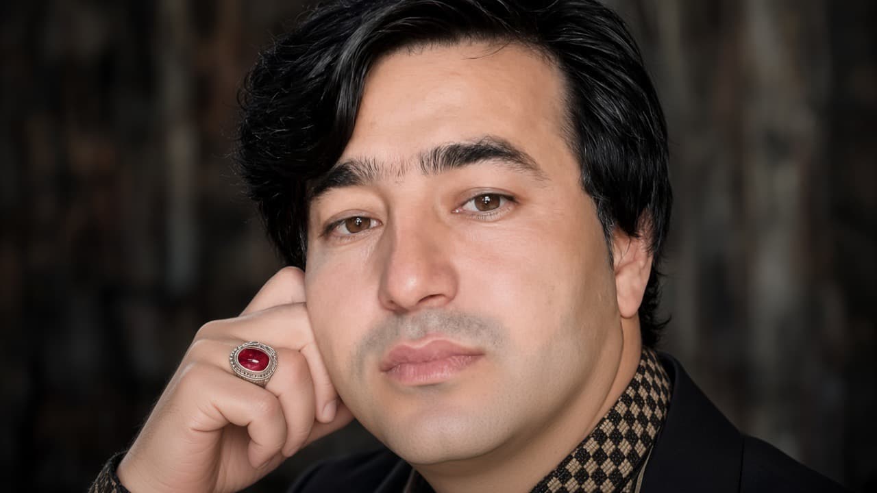 Armed robbers kill shopkeeper and injure his wife in Baghlan.