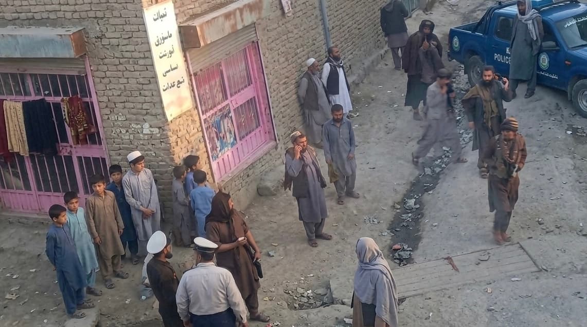 در پی انفجار در داخل یک مکتب در دشت برچی کابل ۵۲ نفر زخمی شدند.