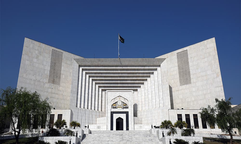 د عمران خان د درملنې پر سر د پاكستان د حكومت او سترې محكمې ترمنځ اختلاف.