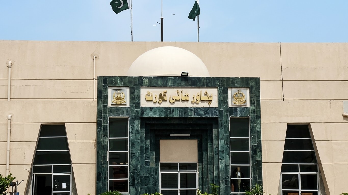محکمه عالی پشاور اخراج ۱۷ داکتر افغان را موقتاً متوقف کرد.